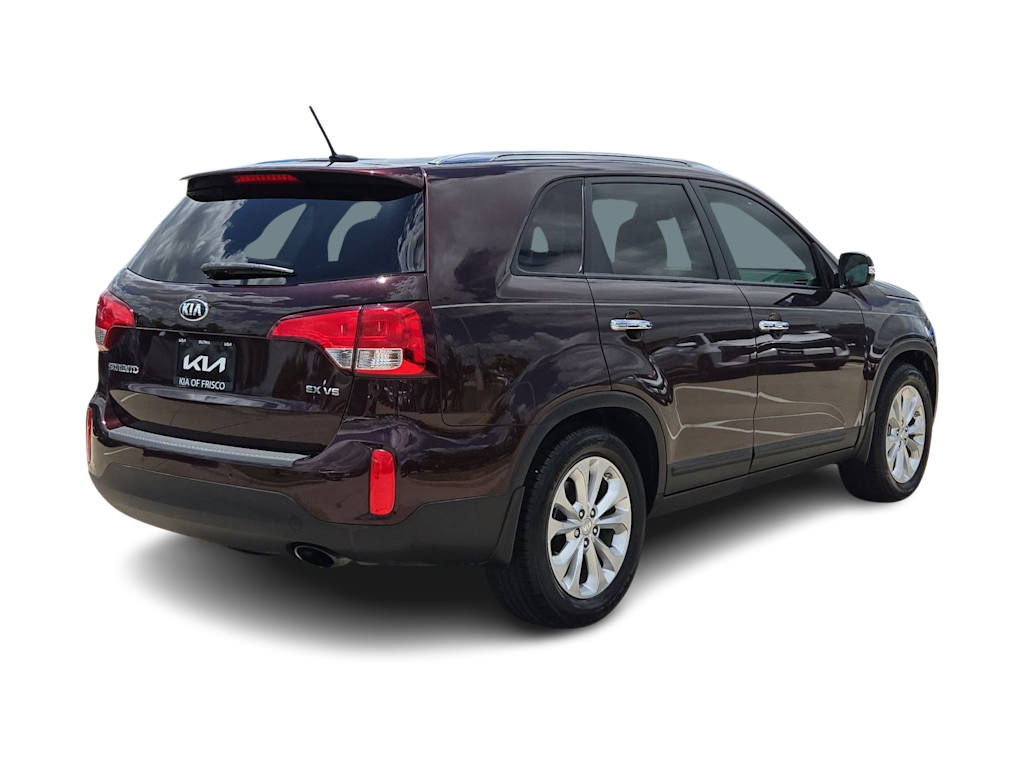 Thumbnail: 2015 Kia Sorento - 18