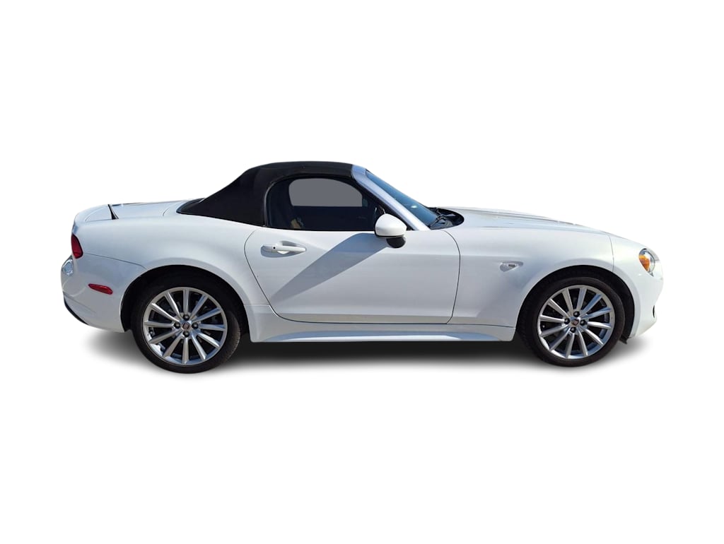 Thumbnail: 2017 Fiat 124 Spider - 18