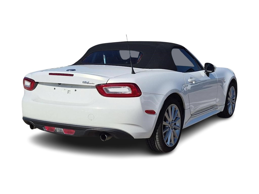Thumbnail: 2017 Fiat 124 Spider - 17