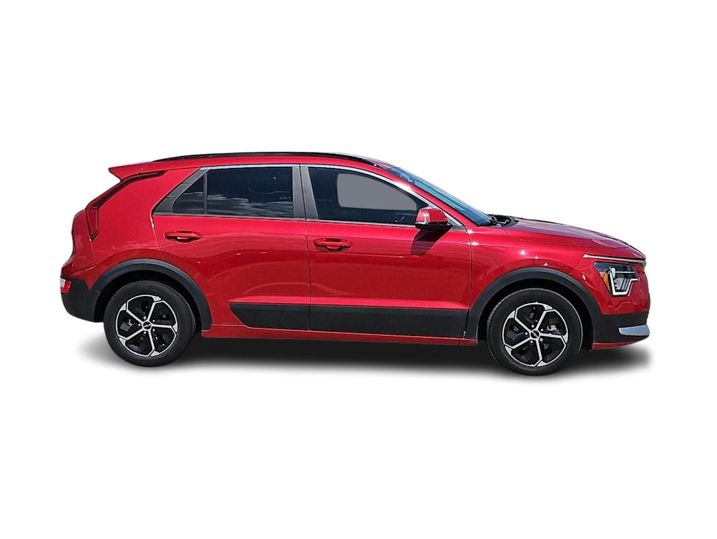 Thumbnail: 2023 Kia Niro - 16