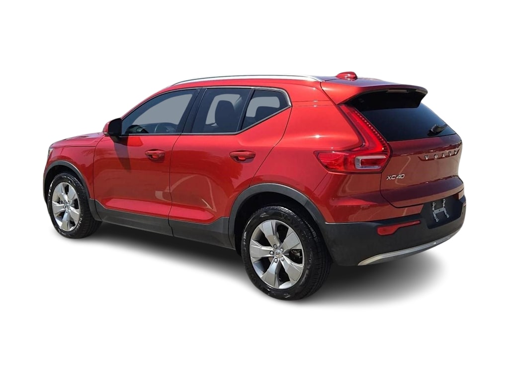 Thumbnail: 2022 Volvo XC40 - 4
