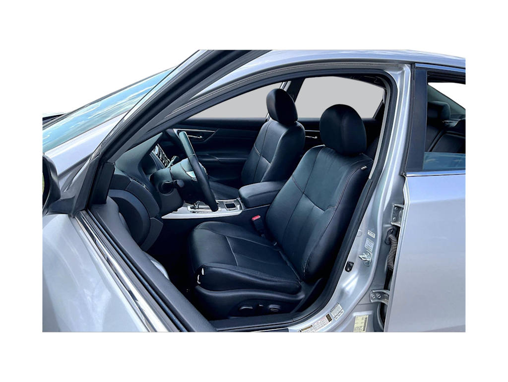 Thumbnail: 2015 Nissan Altima - 28