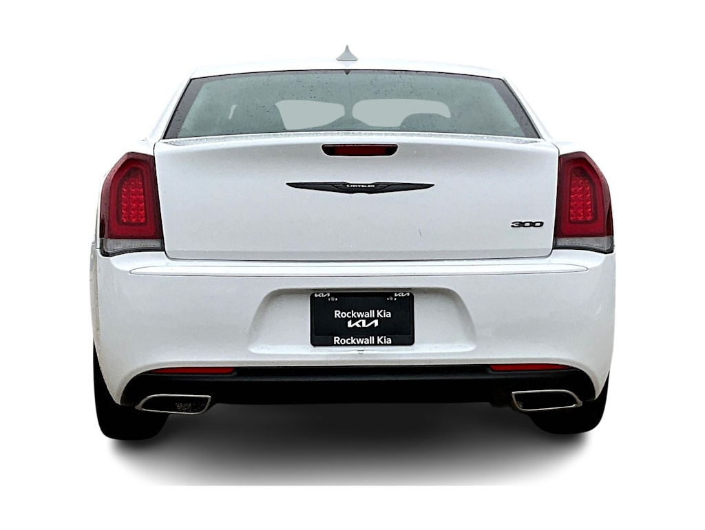 Thumbnail: 2022 Chrysler 300 - 4