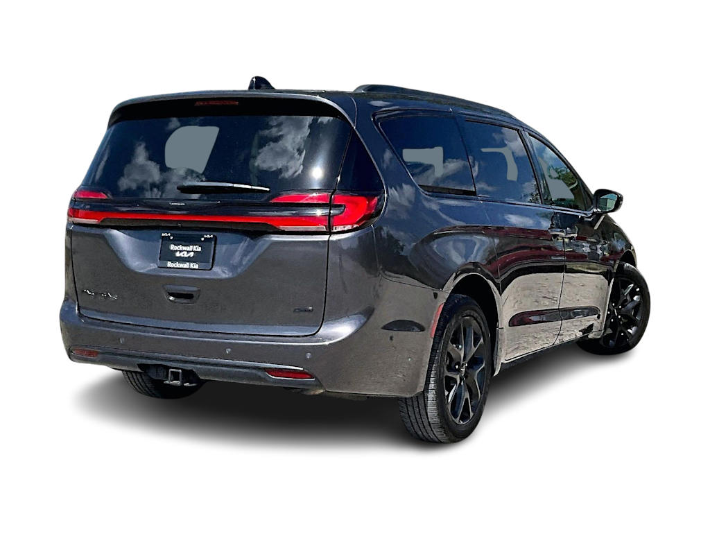Thumbnail: 2023 Chrysler Pacifica - 16