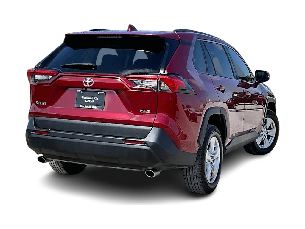 Thumbnail: 2021 Toyota RAV4 - 17