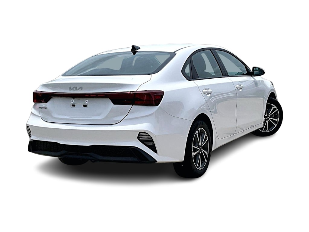 Thumbnail: 2023 Kia Forte - 15