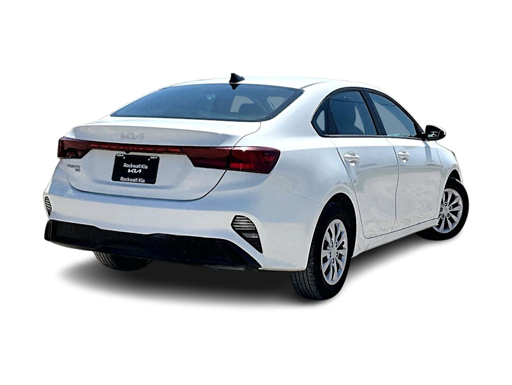 Thumbnail: 2024 Kia Forte - 17