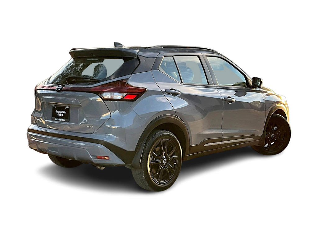 Thumbnail: 2023 Nissan Kicks - 17