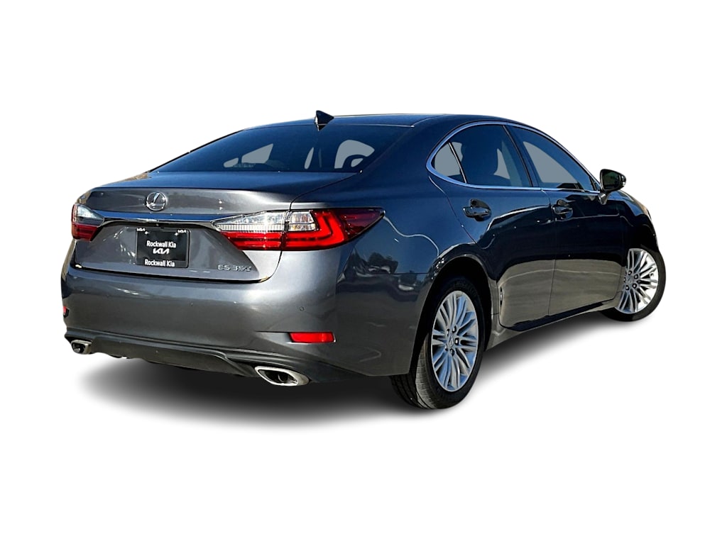 Thumbnail: 2017 Lexus ES - 18