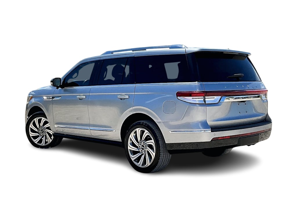 Thumbnail: 2023 Lincoln Navigator - 3