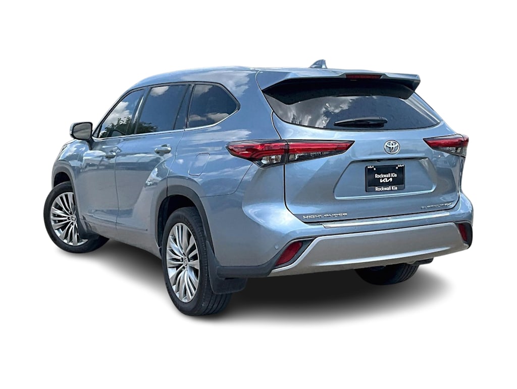 Thumbnail: 2022 Toyota Highlander - 3