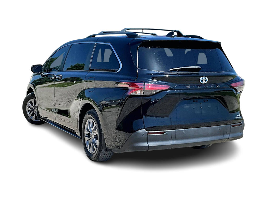 Thumbnail: 2022 Toyota Sienna - 3