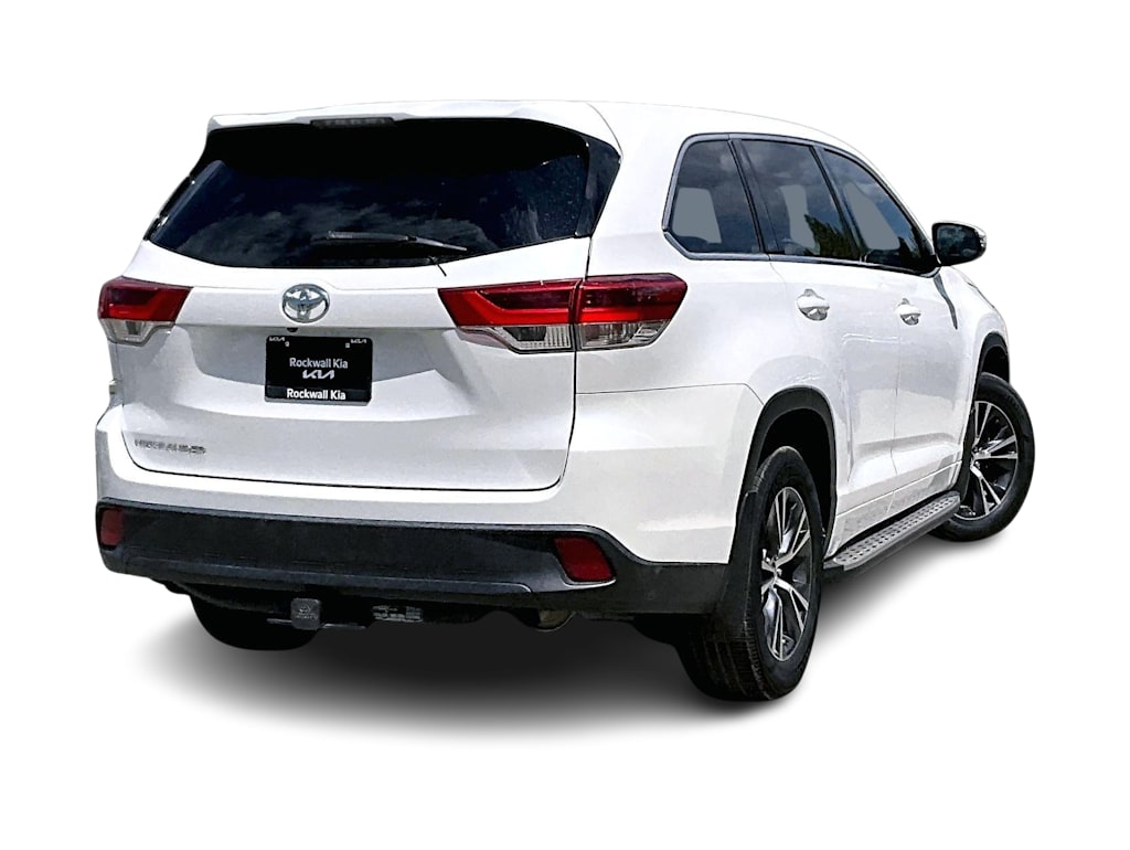 Thumbnail: 2018 Toyota Highlander - 17