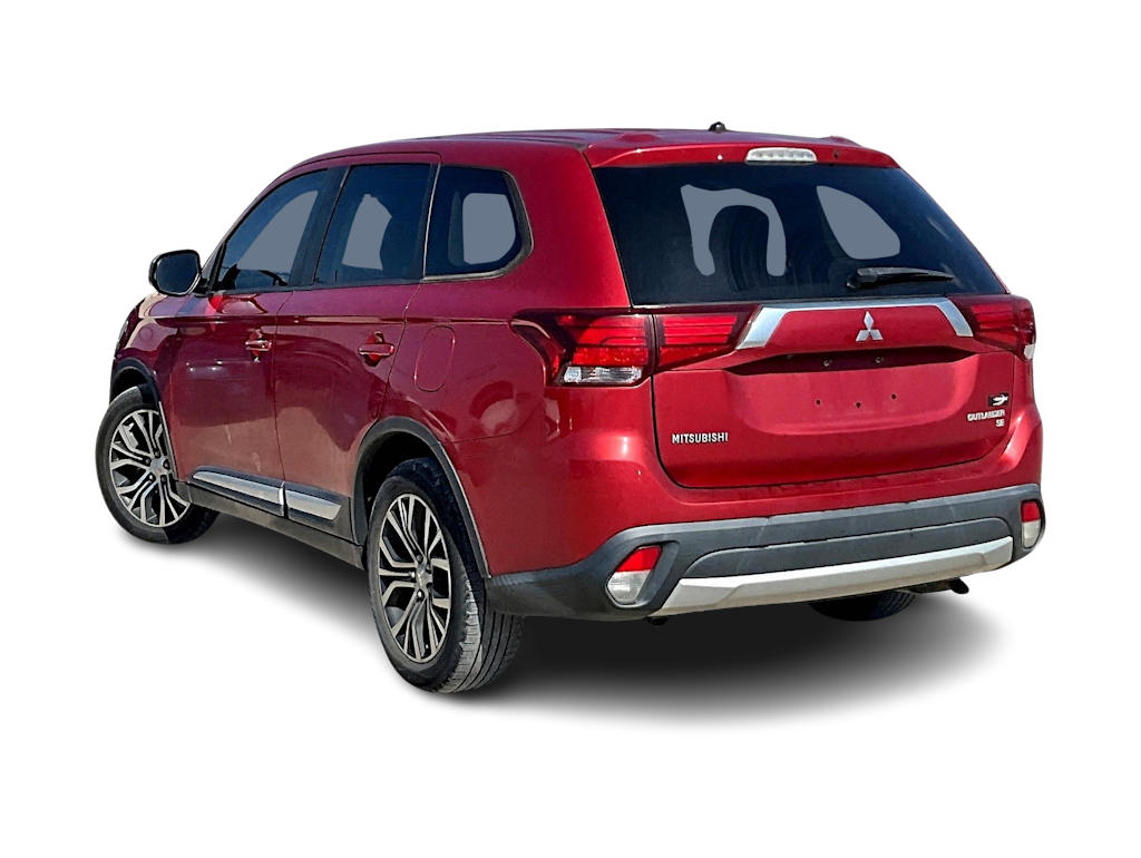 Thumbnail: 2016 Mitsubishi Outlander - 3