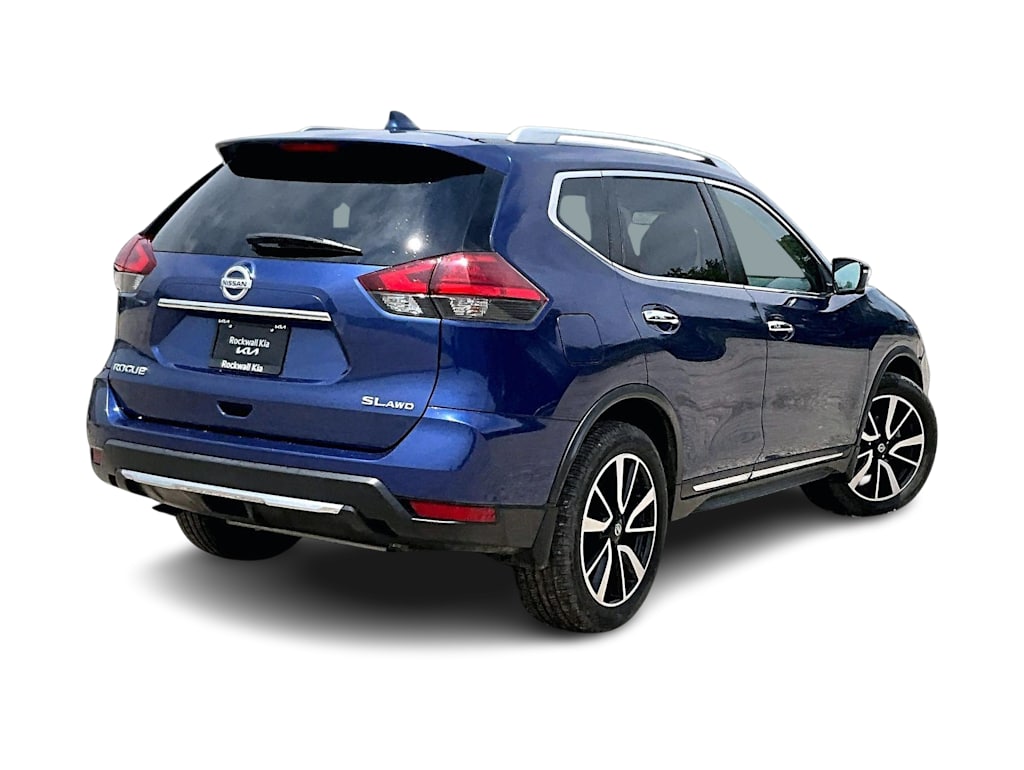 Thumbnail: 2017 Nissan Rogue - 17