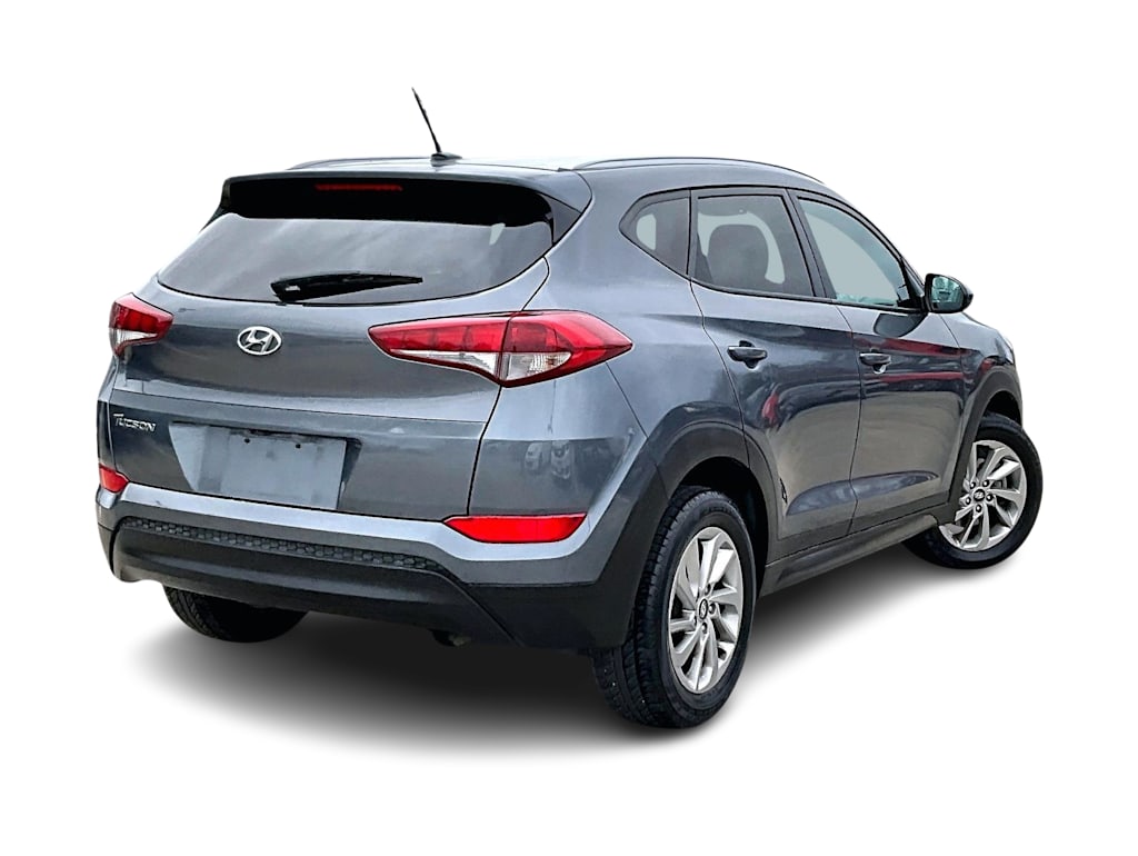 Thumbnail: 2016 Hyundai Tucson - 16