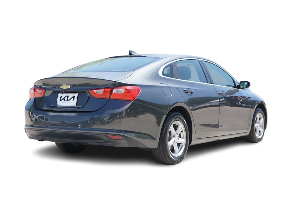 Thumbnail: 2017 Chevrolet Malibu - 16