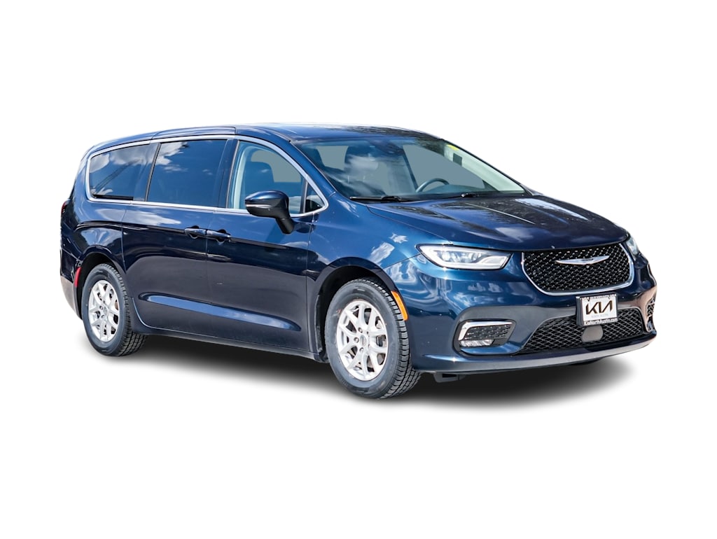 Thumbnail: 2023 Chrysler Pacifica - 16