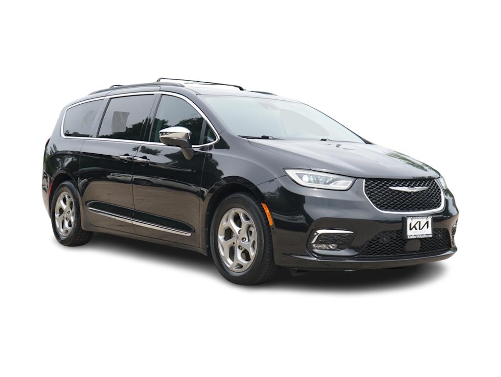 Thumbnail: 2022 Chrysler Pacifica - 17