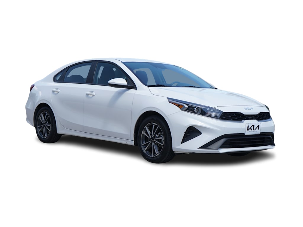 Thumbnail: 2024 Kia Forte - 16