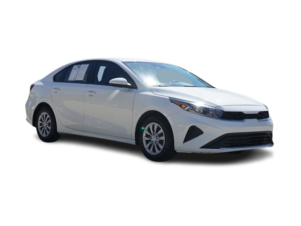 Thumbnail: 2024 Kia Forte - 16