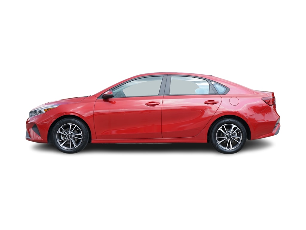 Thumbnail: 2023 Kia Forte - 3