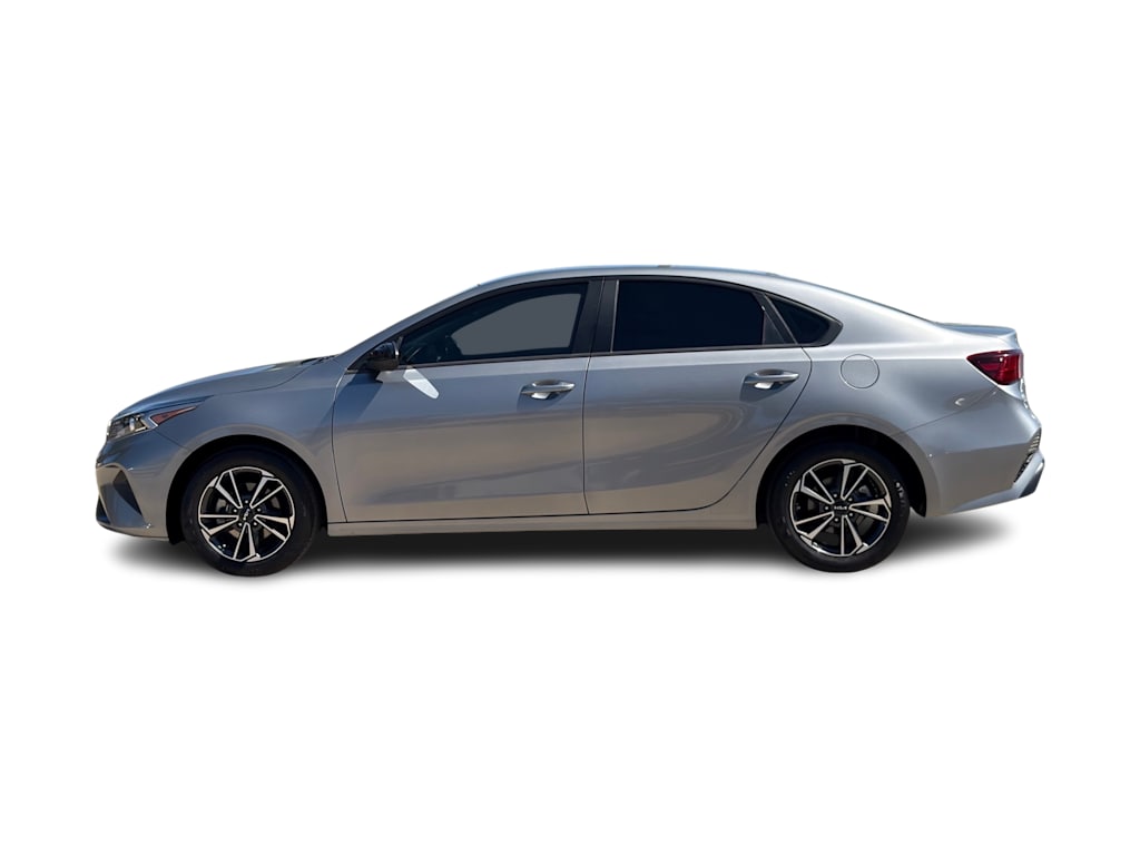 Thumbnail: 2024 Kia Forte - 3