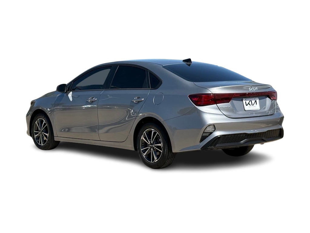 Thumbnail: 2024 Kia Forte - 4
