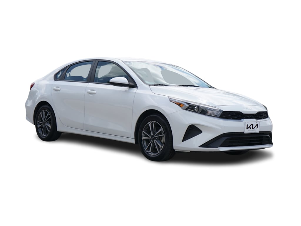 Thumbnail: 2024 Kia Forte - 16