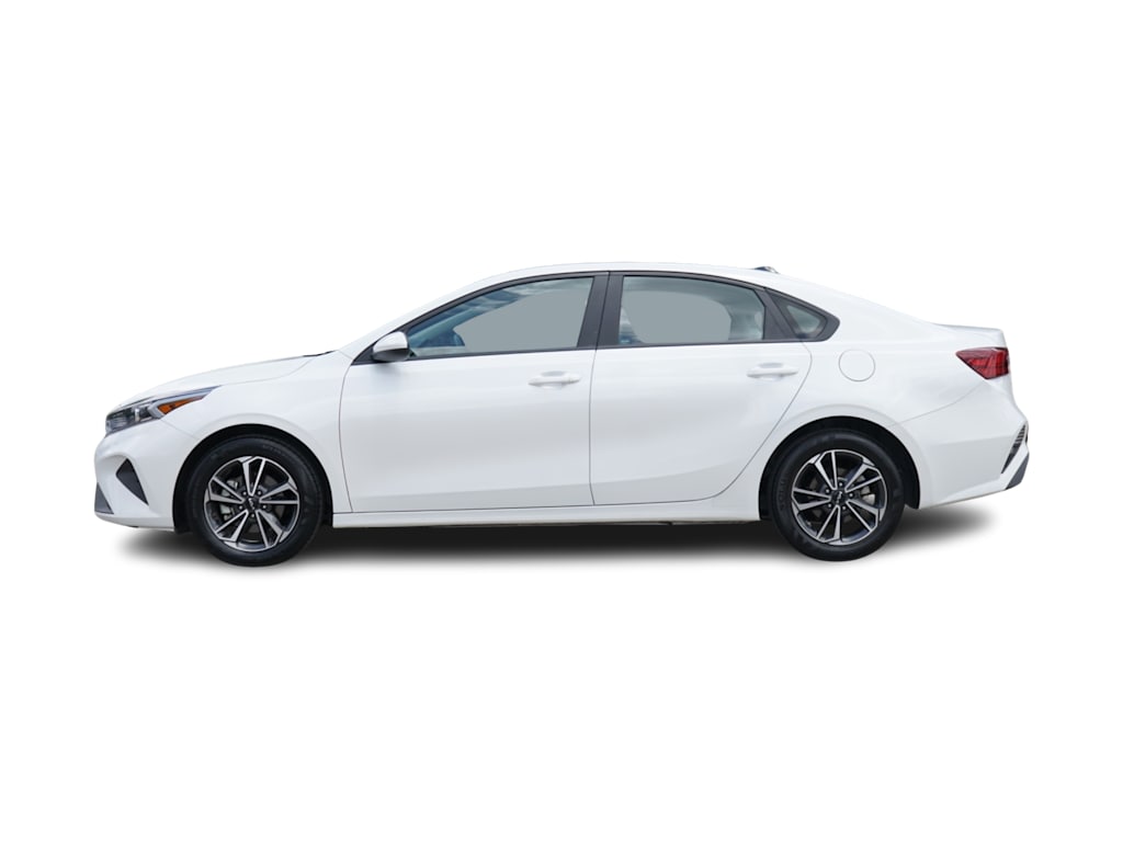 Thumbnail: 2024 Kia Forte - 3
