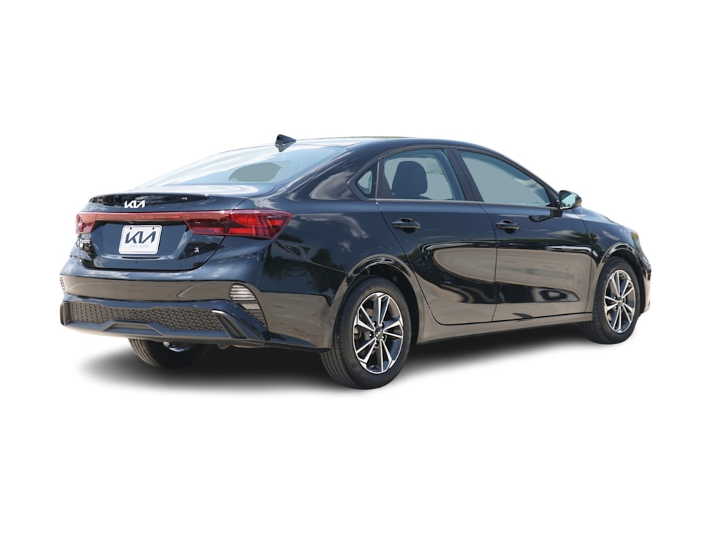Thumbnail: 2024 Kia Forte - 14
