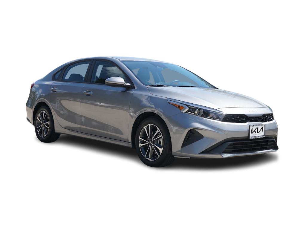 Thumbnail: 2023 Kia Forte - 15