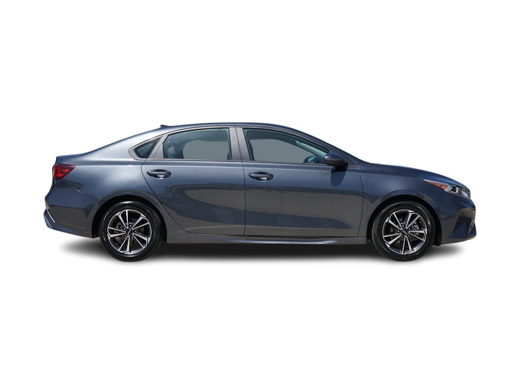 Thumbnail: 2024 Kia Forte - 15