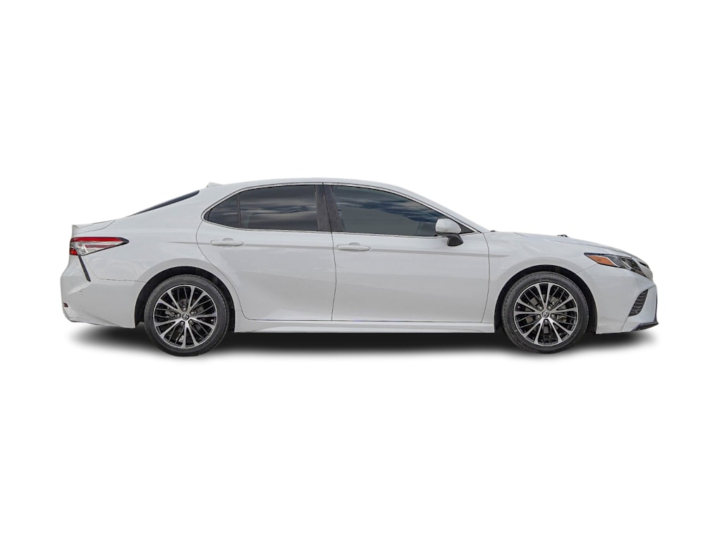 Thumbnail: 2019 Toyota Camry - 18