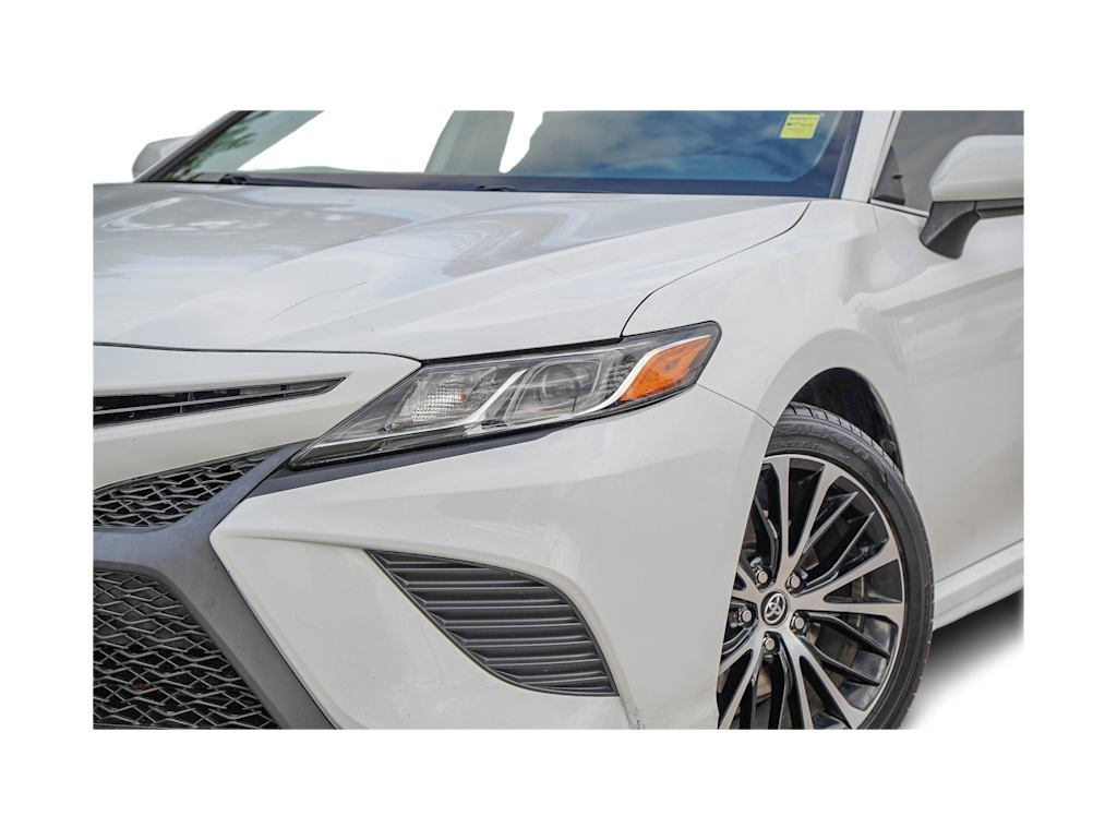 Thumbnail: 2019 Toyota Camry - 16