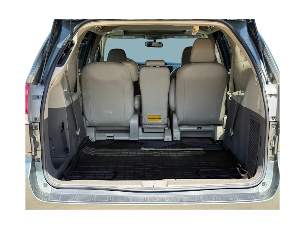 Thumbnail: 2012 Toyota Sienna - 17
