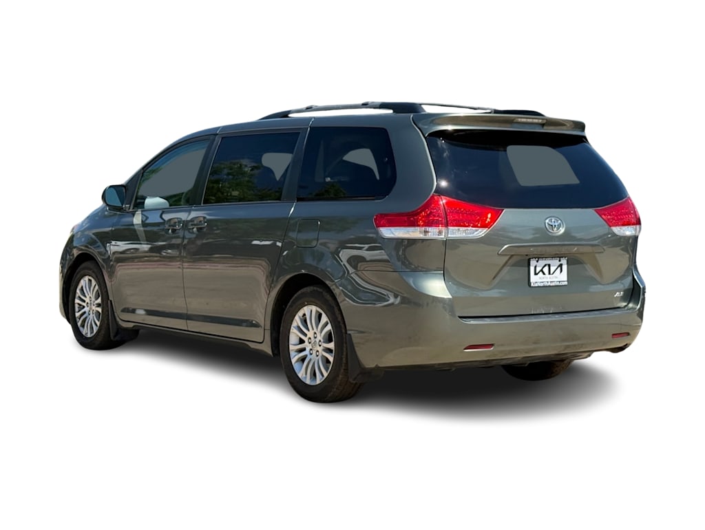 Thumbnail: 2012 Toyota Sienna - 4