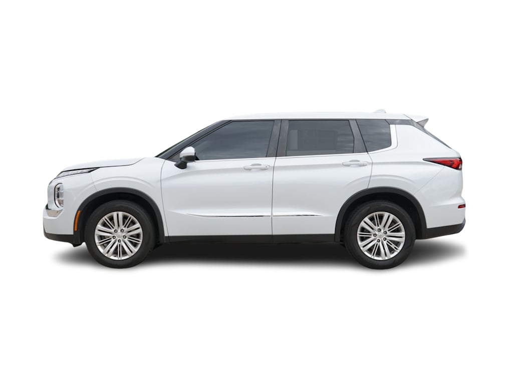 Thumbnail: 2022 Mitsubishi Outlander - 3