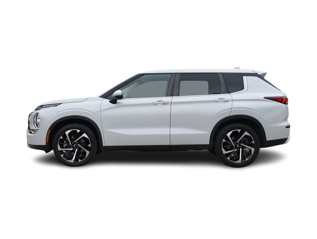 Thumbnail: 2023 Mitsubishi Outlander - 3