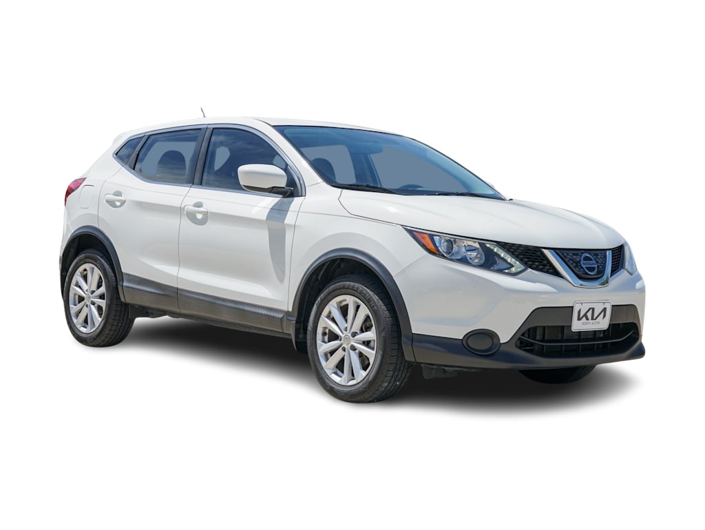Thumbnail: 2018 Nissan Rogue Sport - 15