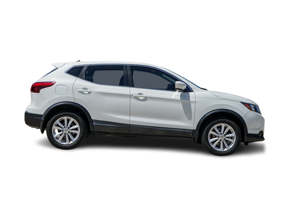 Thumbnail: 2018 Nissan Rogue Sport - 14