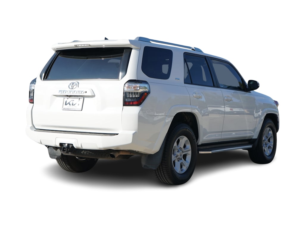 Thumbnail: 2016 Toyota 4Runner - 14