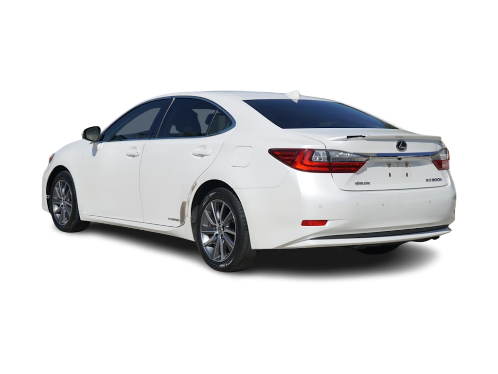 Thumbnail: 2016 Lexus ES - 4