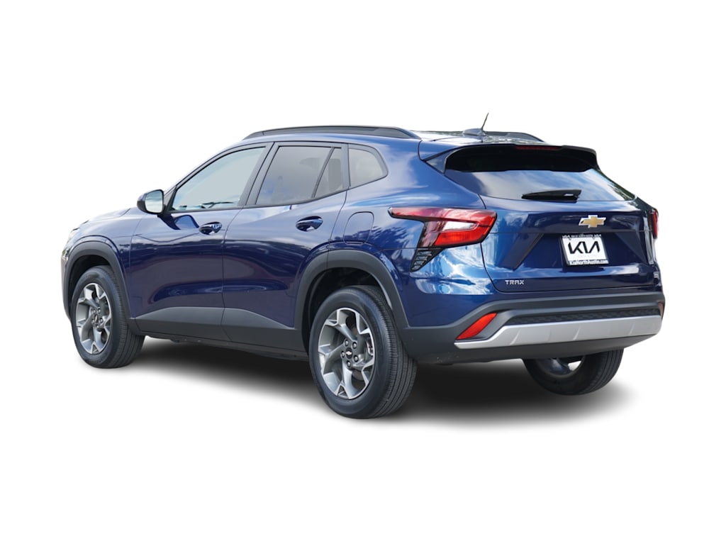 Thumbnail: 2024 Chevrolet Trax - 4