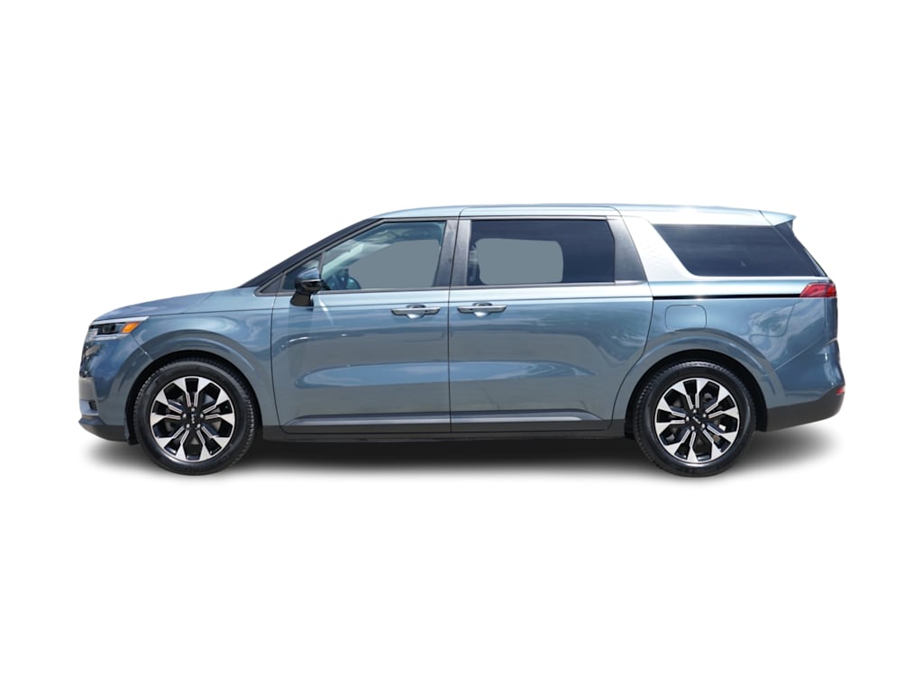 Thumbnail: 2022 Kia Carnival - 3