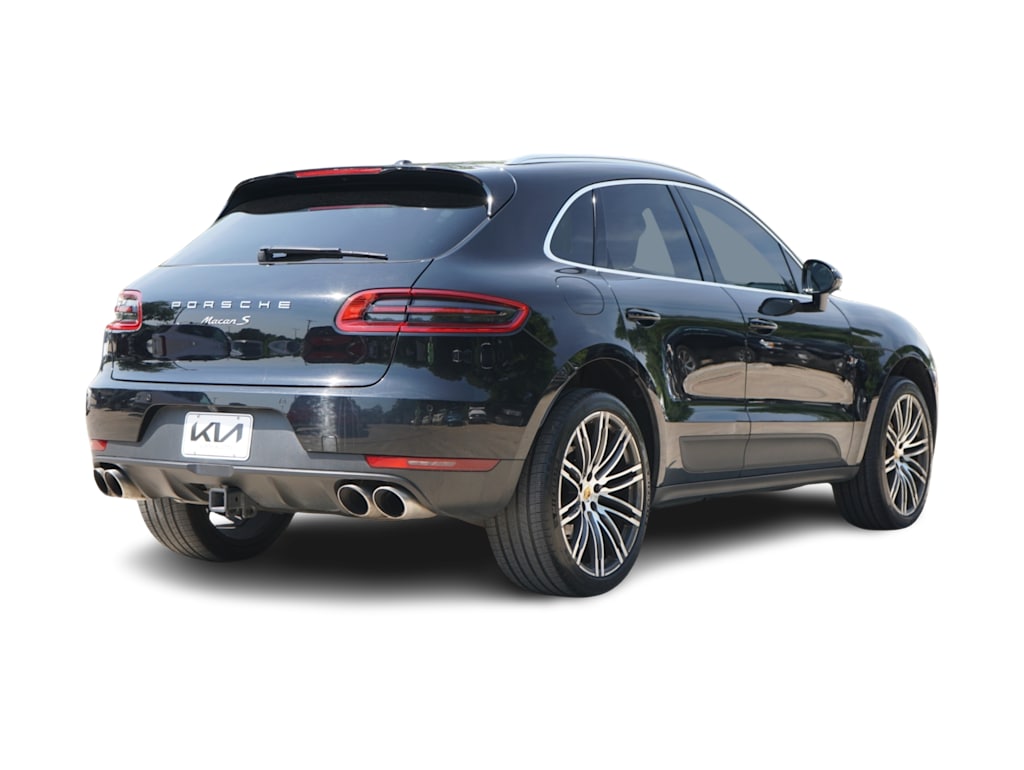 Thumbnail: 2017 Porsche Macan - 15