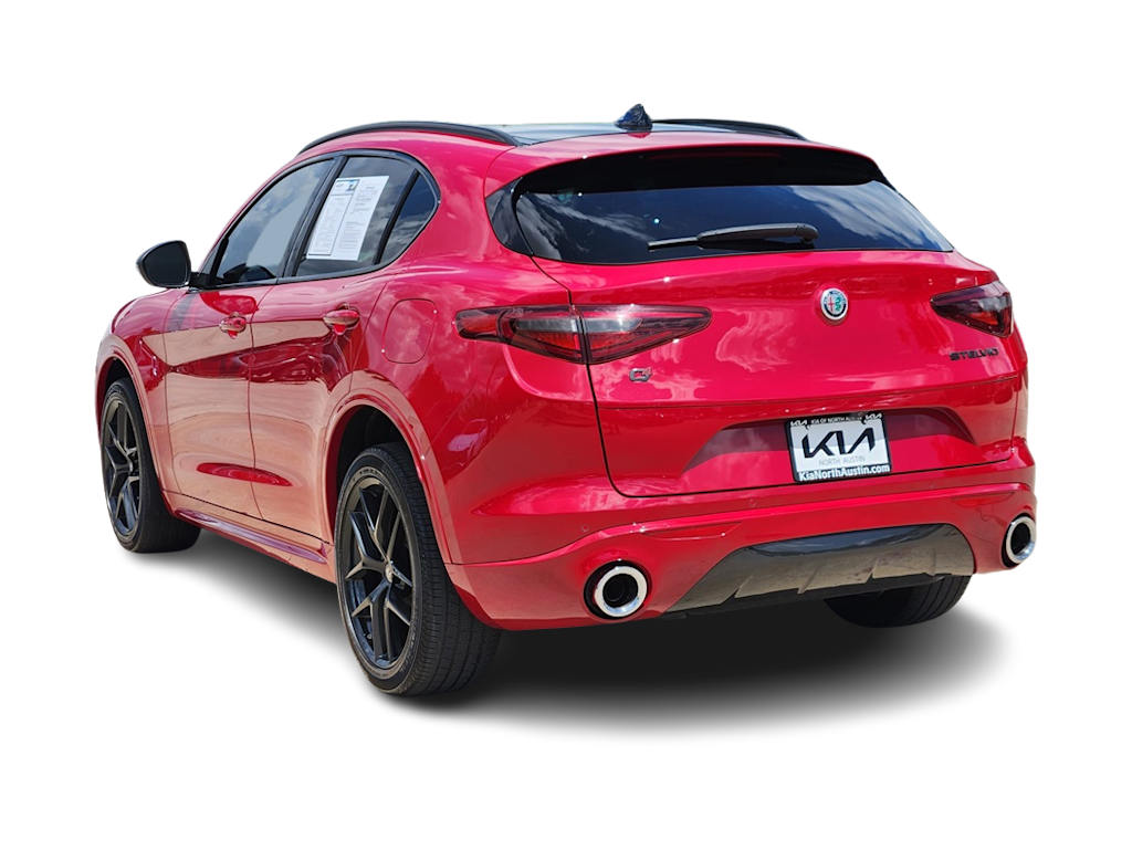 Thumbnail: 2021 Alfa Romeo Stelvio - 4