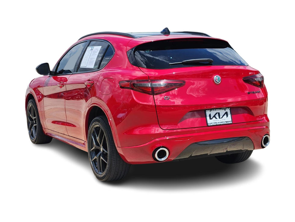 Thumbnail: 2021 Alfa Romeo Stelvio - 4