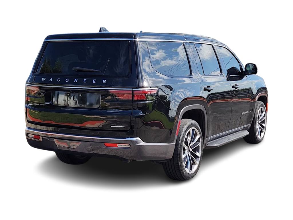 Thumbnail: 2022 Jeep Wagoneer - 17