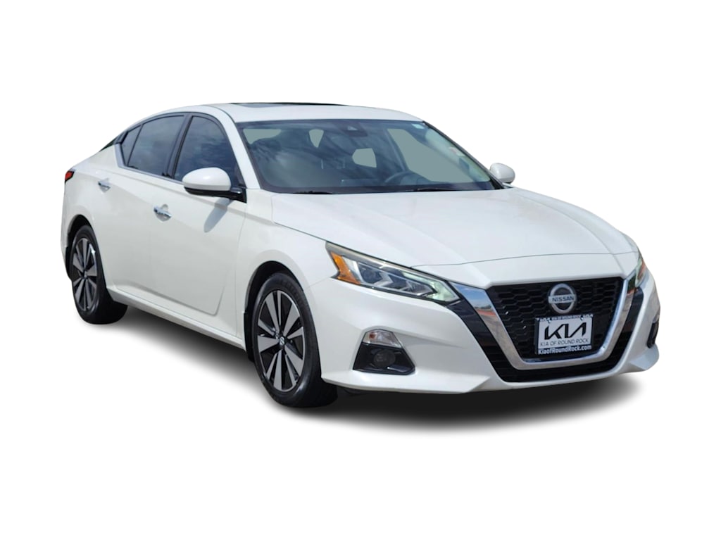 Thumbnail: 2019 Nissan Altima - 16